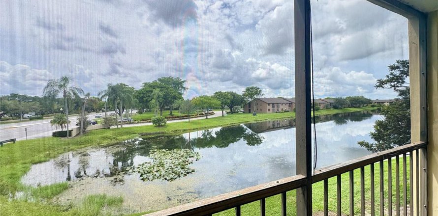 Condominio en Sunrise, Florida, 2 dormitorios № 2179637