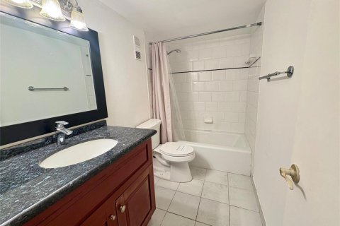 Condominio en venta en Sunrise, Florida, 2 dormitorios, 104.98 m2 № 2179637 - foto 22