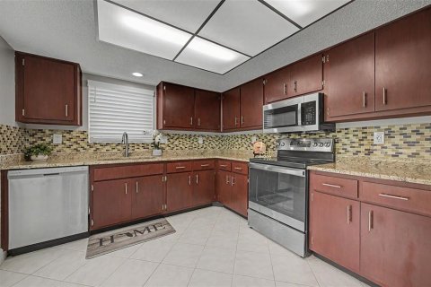 House in Hudson, Florida 2 bedrooms, 125.05 sq.m. № 2298081 - photo 3
