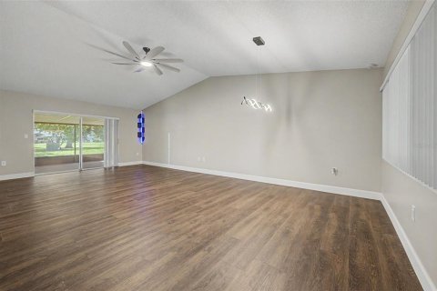 House in Hudson, Florida 2 bedrooms, 125.05 sq.m. № 2298081 - photo 10
