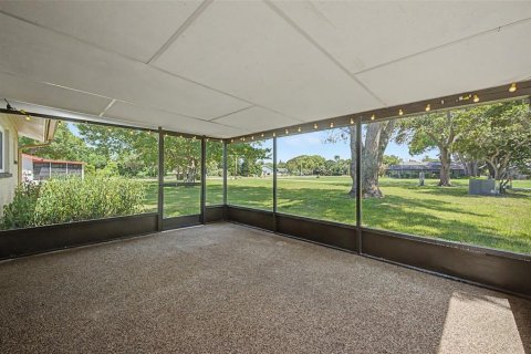 House in Hudson, Florida 2 bedrooms, 125.05 sq.m. № 2298081 - photo 4