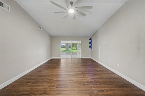 House in Hudson, Florida 2 bedrooms, 125.05 sq.m. № 2298081 - photo 11
