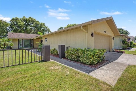 House in Hudson, Florida 2 bedrooms, 125.05 sq.m. № 2298081 - photo 7