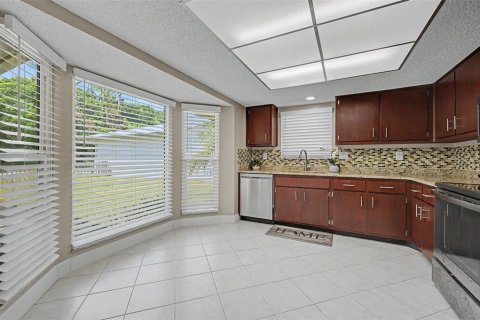 House in Hudson, Florida 2 bedrooms, 125.05 sq.m. № 2298081 - photo 15