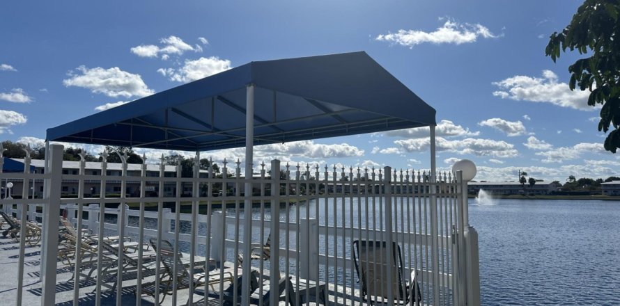 Condominio en Hallandale Beach, Florida, 2 dormitorios № 1092959