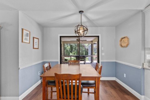 House in New Port Richey, Florida 5 bedrooms, 315.87 sq.m. № 2302615 - photo 14