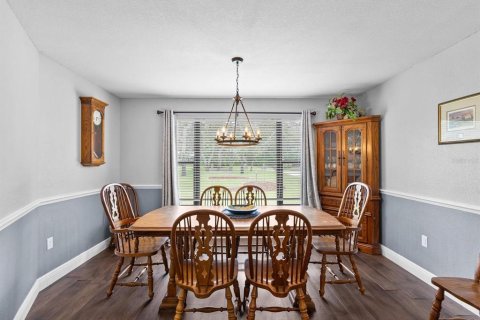 House in New Port Richey, Florida 5 bedrooms, 315.87 sq.m. № 2302615 - photo 6