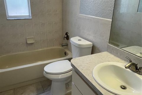 Casa en alquiler en Spring Hill, Florida, 3 dormitorios, 130.16 m2 № 1680710 - foto 6