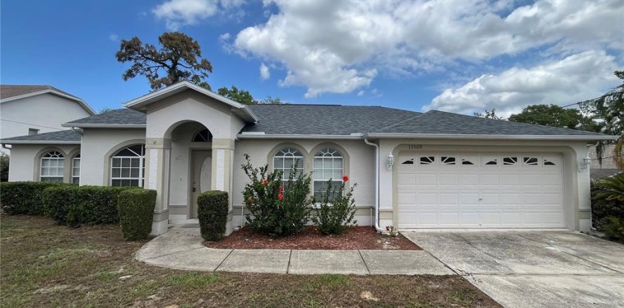 Villa ou maison à Spring Hill, Floride 3 chambres, 130.16 m2 № 1680710