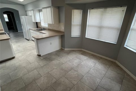 Casa en alquiler en Spring Hill, Florida, 3 dormitorios, 130.16 m2 № 1680710 - foto 3