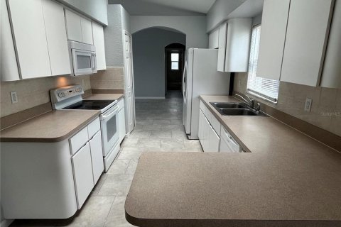 Casa en alquiler en Spring Hill, Florida, 3 dormitorios, 130.16 m2 № 1680710 - foto 4