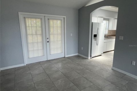 Casa en alquiler en Spring Hill, Florida, 3 dormitorios, 130.16 m2 № 1680710 - foto 5