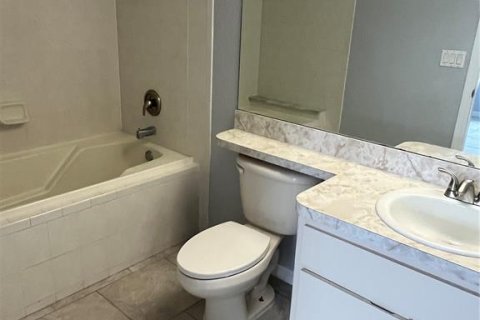 Casa en alquiler en Spring Hill, Florida, 3 dormitorios, 130.16 m2 № 1680710 - foto 8