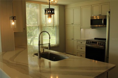 Condominio en alquiler en Bradenton, Florida, 2 dormitorios, 129.69 m2 № 1803097 - foto 4
