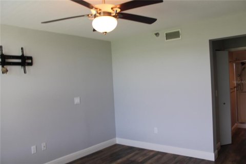 Condominio en alquiler en Bradenton, Florida, 2 dormitorios, 129.69 m2 № 1803097 - foto 18