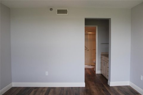 Condominio en alquiler en Bradenton, Florida, 2 dormitorios, 129.69 m2 № 1803097 - foto 17