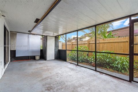 Touwnhouse à louer à Miramar, Floride: 3 chambres, 113.34 m2 № 2063436 - photo 27