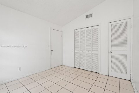 Touwnhouse à louer à Miramar, Floride: 3 chambres, 113.34 m2 № 2063436 - photo 25