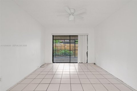 Touwnhouse à louer à Miramar, Floride: 3 chambres, 113.34 m2 № 2063436 - photo 16