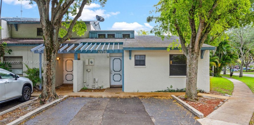 Touwnhouse à Miramar, Floride 3 chambres, 113.34 m2 № 2063436