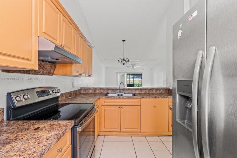 Touwnhouse à louer à Miramar, Floride: 3 chambres, 113.34 m2 № 2063436 - photo 13