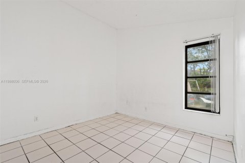 Touwnhouse à louer à Miramar, Floride: 3 chambres, 113.34 m2 № 2063436 - photo 24