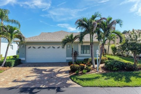 Villa ou maison à vendre à Sarasota, Floride: 2 chambres, 158.68 m2 № 2298142 - photo 2