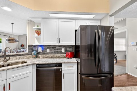 Villa ou maison à vendre à Sarasota, Floride: 2 chambres, 158.68 m2 № 2298142 - photo 11