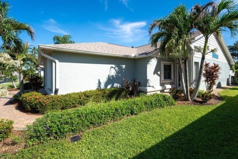 Villa ou maison à vendre à Sarasota, Floride: 2 chambres, 158.68 m2 № 2298142 - photo 3