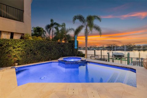 Villa ou maison à vendre à Tampa, Floride: 3 chambres, 282.24 m2 № 2142132 - photo 7