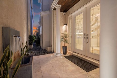 Villa ou maison à vendre à Tampa, Floride: 3 chambres, 282.24 m2 № 2142132 - photo 10