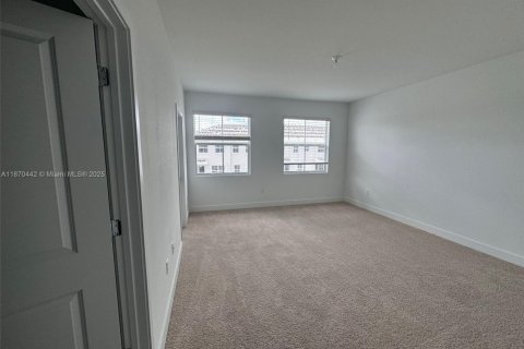 Townhouse in Pembroke Pines, Florida 4 bedrooms, 213.4 sq.m. № 1895432 - photo 15