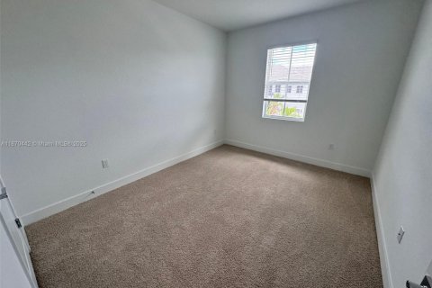 Townhouse in Pembroke Pines, Florida 4 bedrooms, 213.4 sq.m. № 1895432 - photo 9
