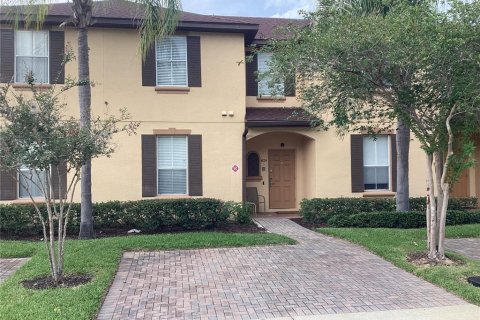 Commercial property in Davenport, Florida 4 bedrooms, 138.61 sq.m. № 2149090