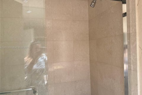 Condo in Bal Harbour, Florida, 3 bedrooms  № 1944941 - photo 30