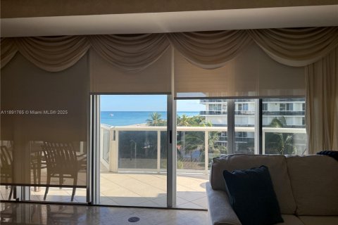 Condo in Bal Harbour, Florida, 3 bedrooms  № 1944941 - photo 6