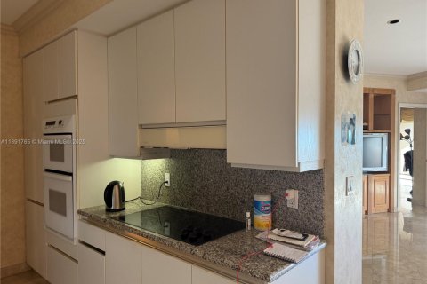 Condo in Bal Harbour, Florida, 3 bedrooms  № 1944941 - photo 8