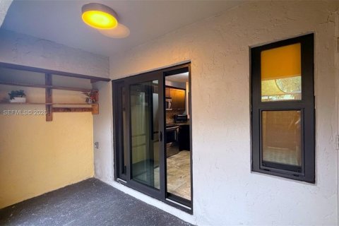 Townhouse in Miami, Florida 2 bedrooms, 100.15 sq.m. № 1955066 - photo 27