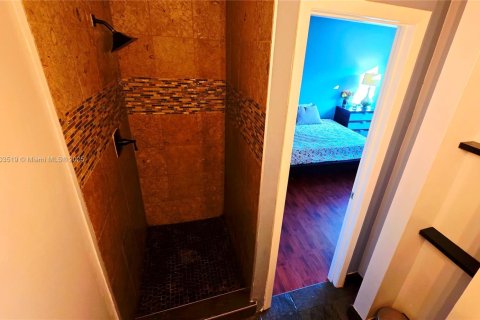 Townhouse in Miami, Florida 2 bedrooms, 100.15 sq.m. № 1955066 - photo 19