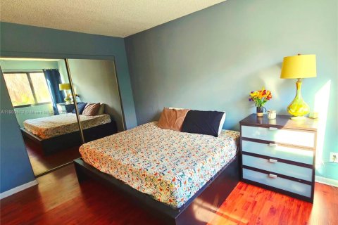 Townhouse in Miami, Florida 2 bedrooms, 100.15 sq.m. № 1955066 - photo 16