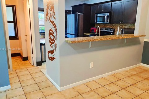 Townhouse in Miami, Florida 2 bedrooms, 100.15 sq.m. № 1955066 - photo 9