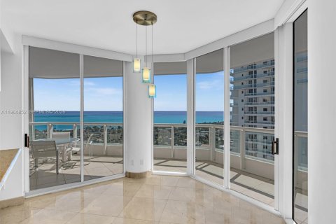 Condo in Aventura, Florida, 3 bedrooms  № 2027832 - photo 11