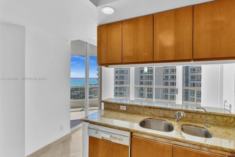 Condo in Aventura, Florida, 3 bedrooms  № 2027832 - photo 9