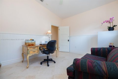 Купить виллу или дом в Пальметто-Бей, Флорида 4 спальни, 298.96м2, № 1969014 - фото 30