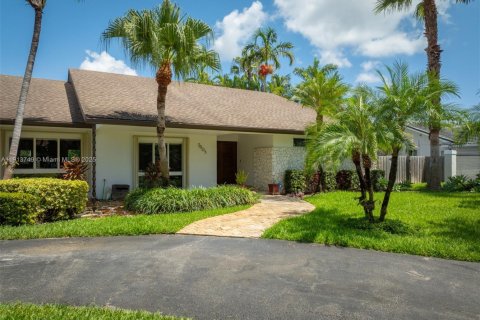 Купить виллу или дом в Пальметто-Бей, Флорида 4 спальни, 298.96м2, № 1969014 - фото 12