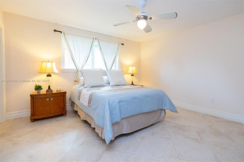 Купить виллу или дом в Пальметто-Бей, Флорида 4 спальни, 298.96м2, № 1969014 - фото 22