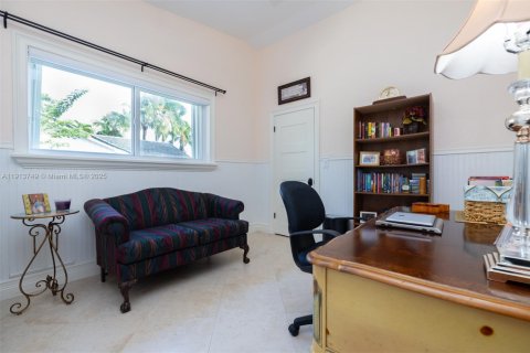 Купить виллу или дом в Пальметто-Бей, Флорида 4 спальни, 298.96м2, № 1969014 - фото 29