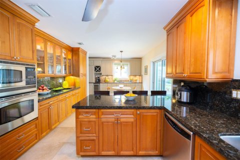 Купить виллу или дом в Пальметто-Бей, Флорида 4 спальни, 298.96м2, № 1969014 - фото 17