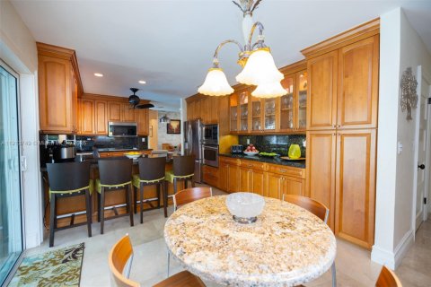 Купить виллу или дом в Пальметто-Бей, Флорида 4 спальни, 298.96м2, № 1969014 - фото 20