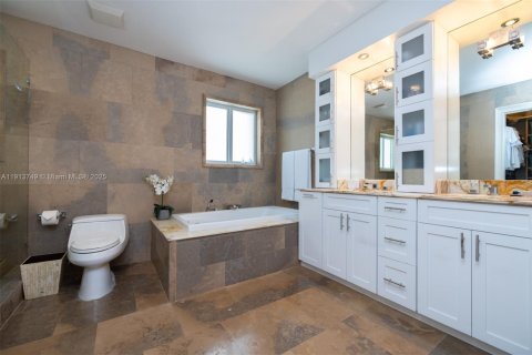 Купить виллу или дом в Пальметто-Бей, Флорида 4 спальни, 298.96м2, № 1969014 - фото 7